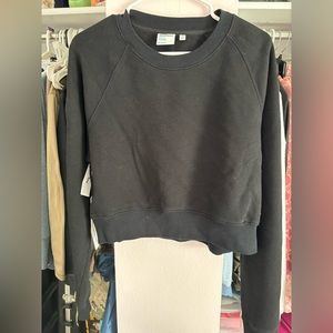 Aritzia cropped black sweatshirt